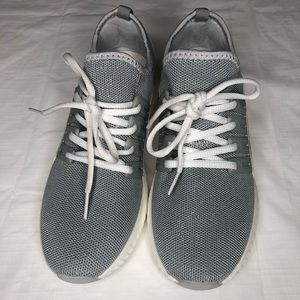 JustFab sneaker. Women’s size 9, silver mesh.
